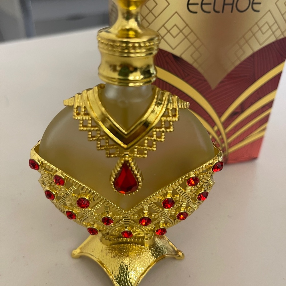 EELHOE perfume